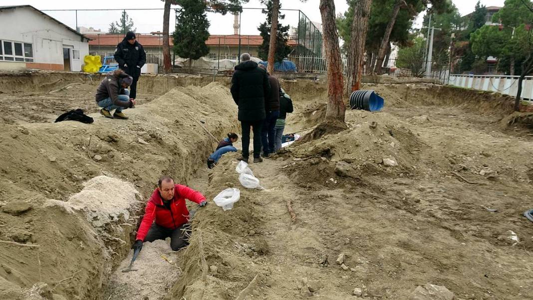 O kentte kanalizasyonda insan kemikleri bulundu! Kimlik tespiti için üniversiteden ekip gönderildi 11